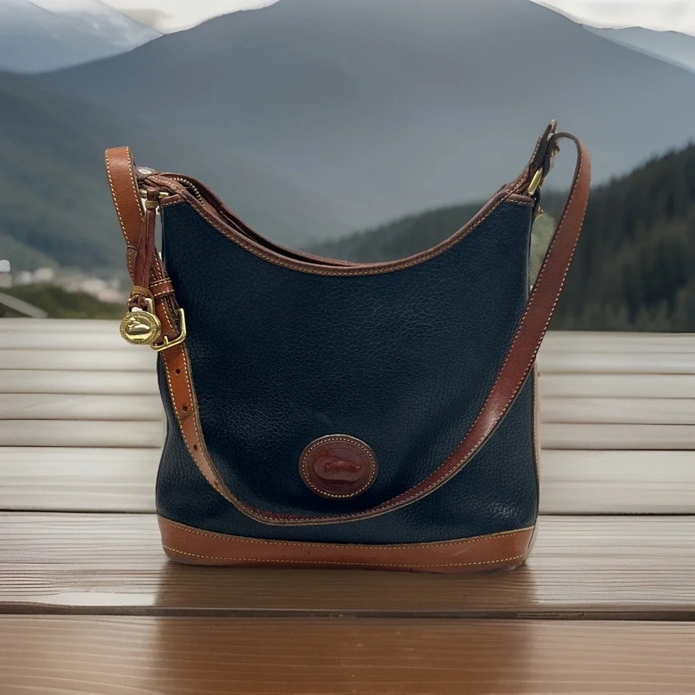 Vintage Dooney And Bourke All Weather Leather Hobo Shoulder Bag